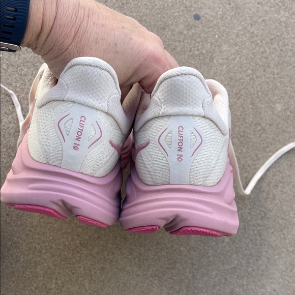 🩷 Hoka Clifton 10 - Women’s 8 - Picture 4 of 8